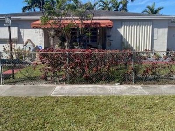 691 E 62nd St, Hialeah, FL 33013