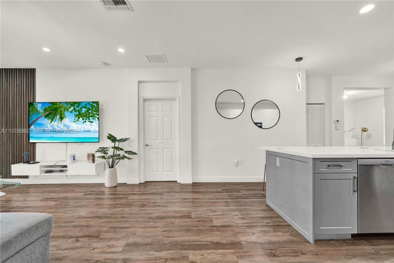 3472 NE 2nd St, Homestead, FL 33033 Photo