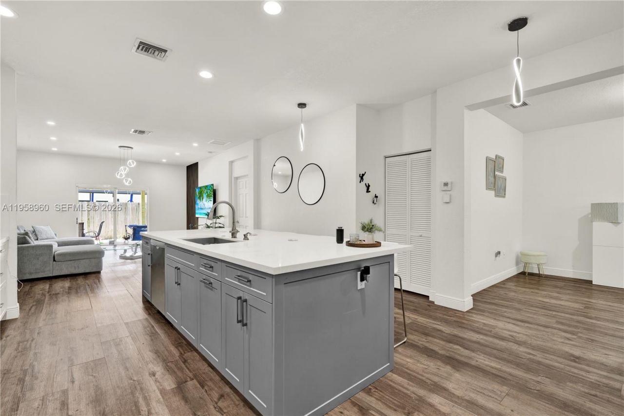 3472 NE 2nd St, Homestead, FL 33033 Photo