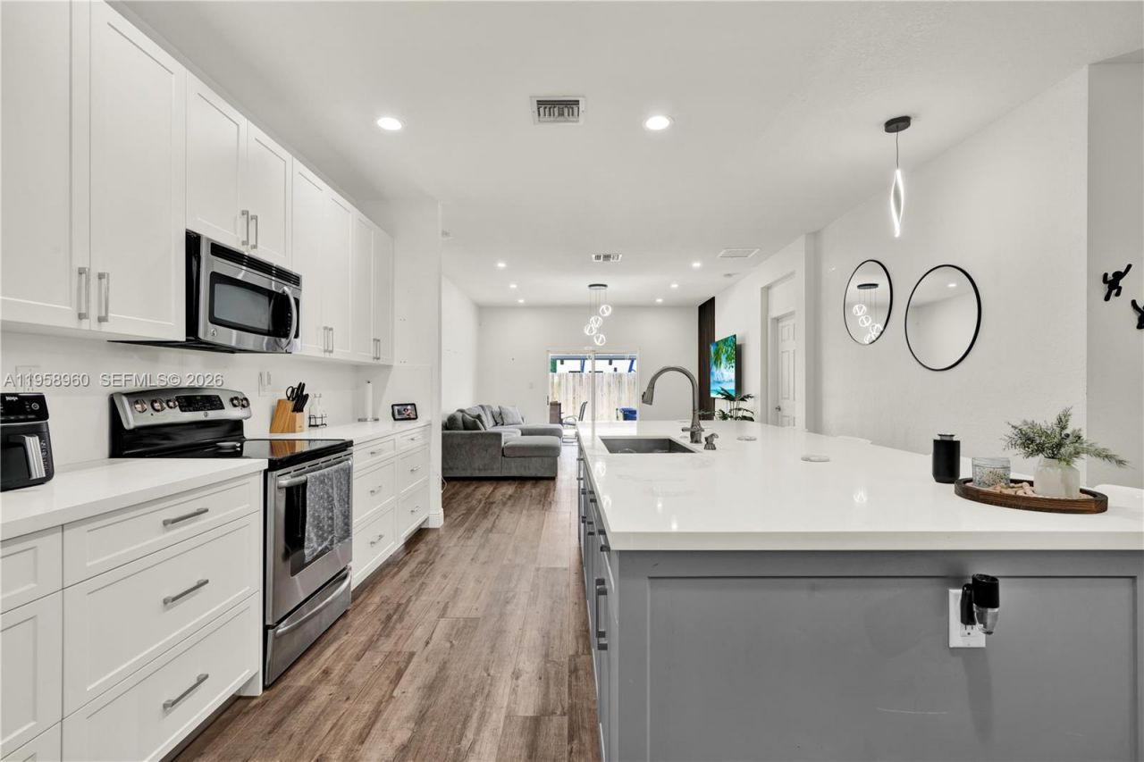 3472 NE 2nd St, Homestead, FL 33033 Photo