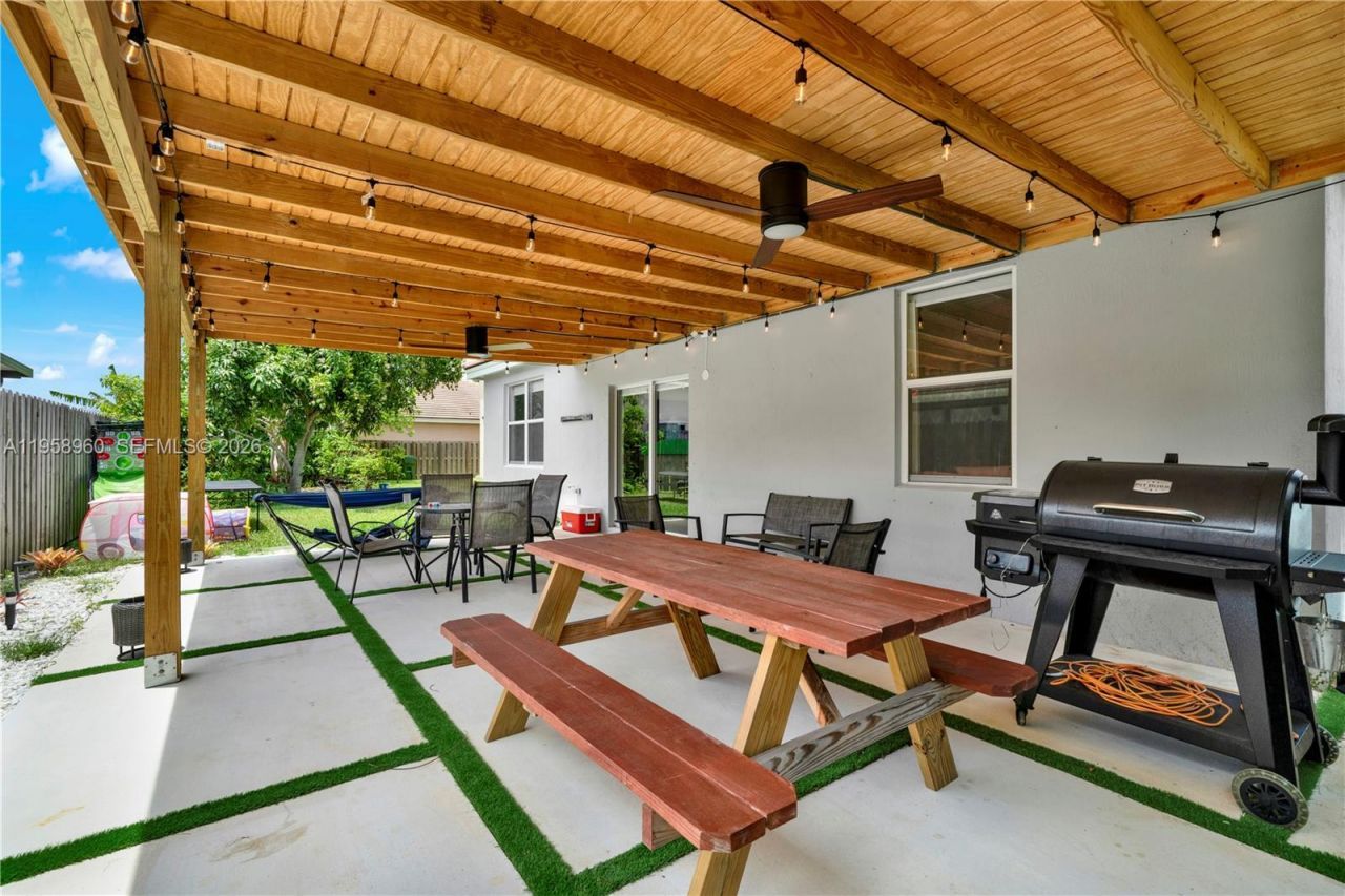 3472 NE 2nd St, Homestead, FL 33033 Photo