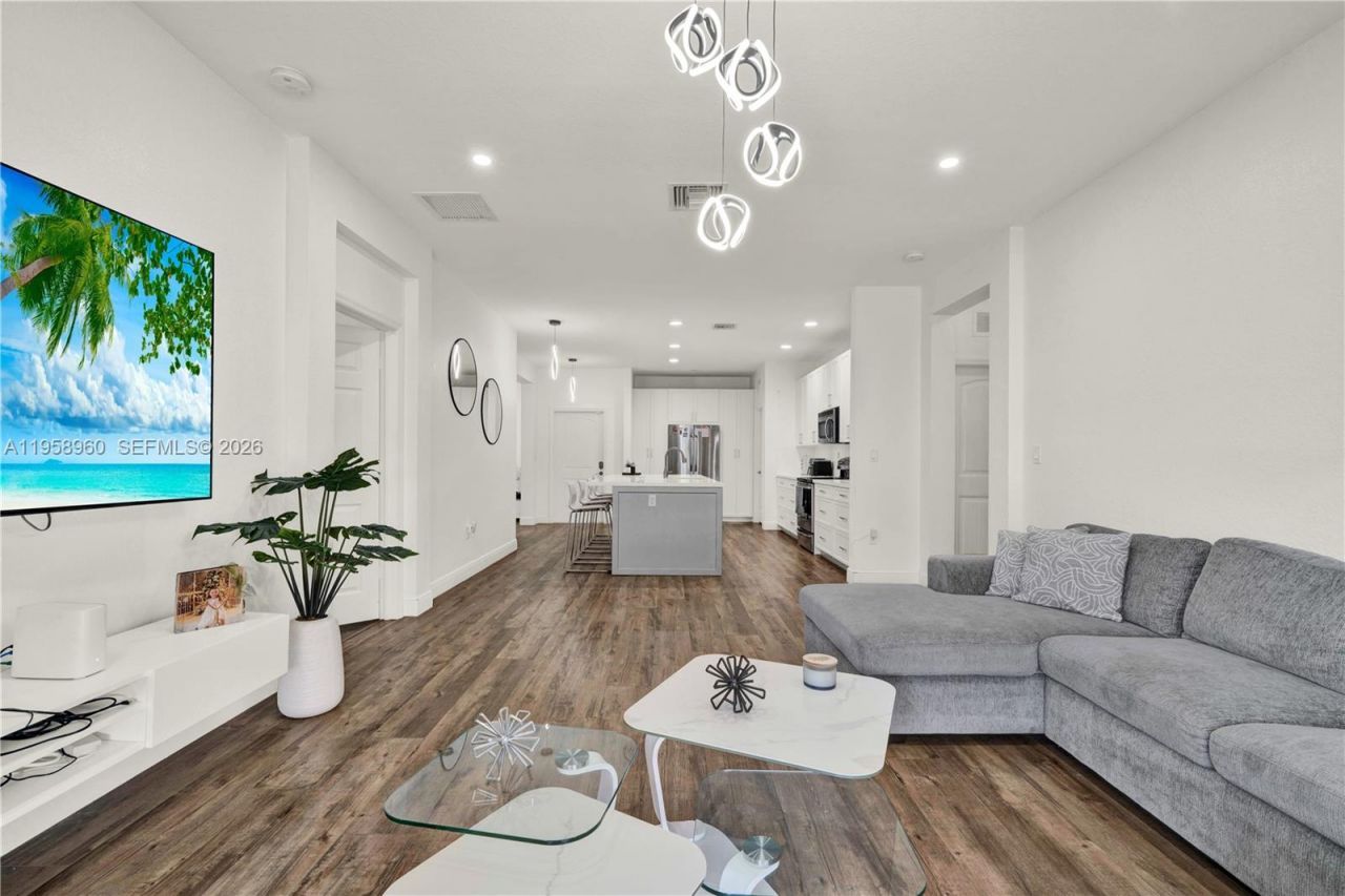 3472 NE 2nd St, Homestead, FL 33033 Photo