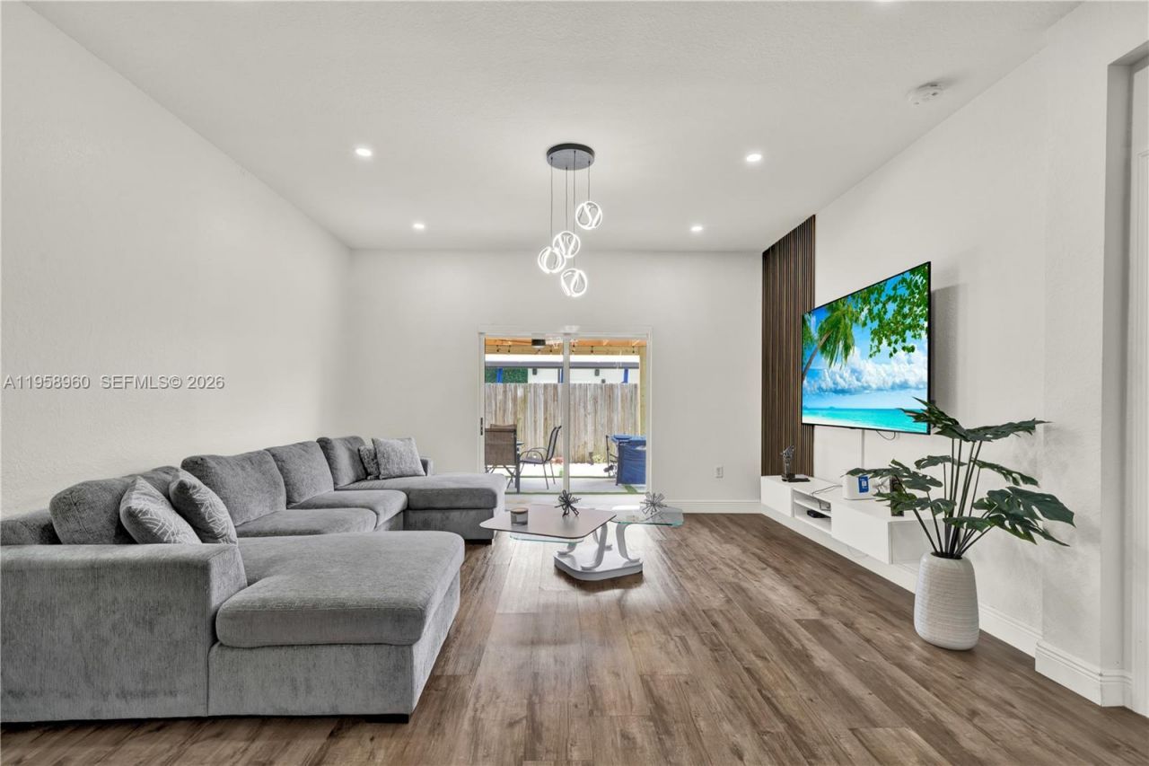 3472 NE 2nd St, Homestead, FL 33033 Photo