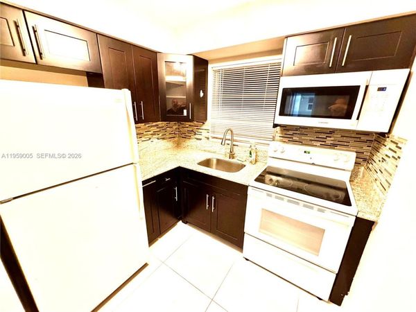 1859 Wiley St, Unit 3, Hollywood, FL 33020
