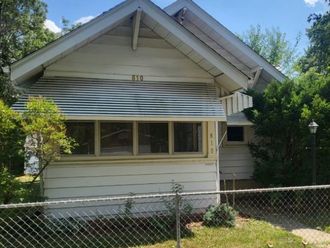 810 CAMLIN Avenue Rockford, IL 61103
