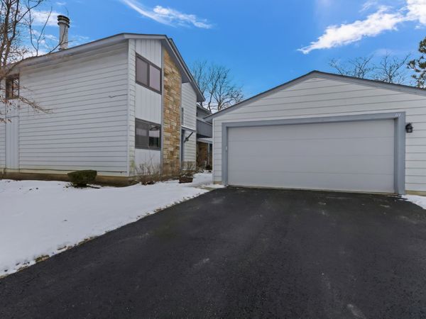 111 Windsor Drive, Vernon Hills, IL 60061