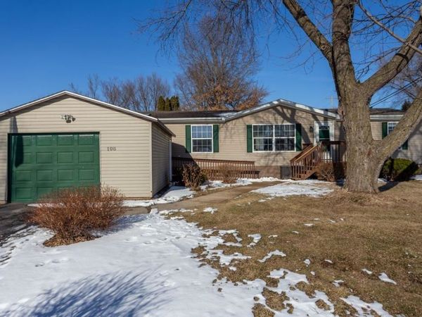 108 Smoke Signal Lane, East Dubuque, IL 60125