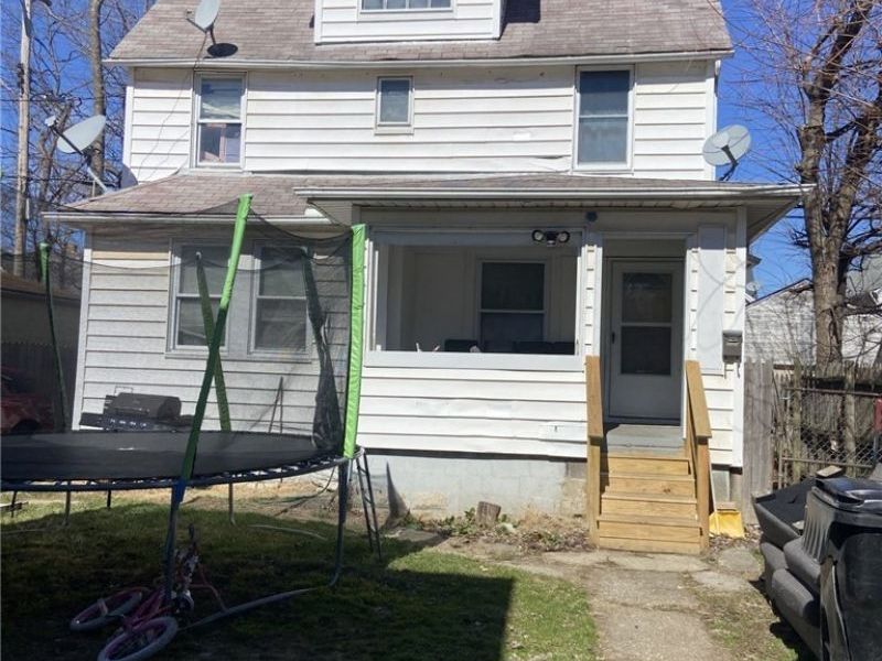 3322 Daisy Avenue, Cleveland, OH 44109 Photo 2