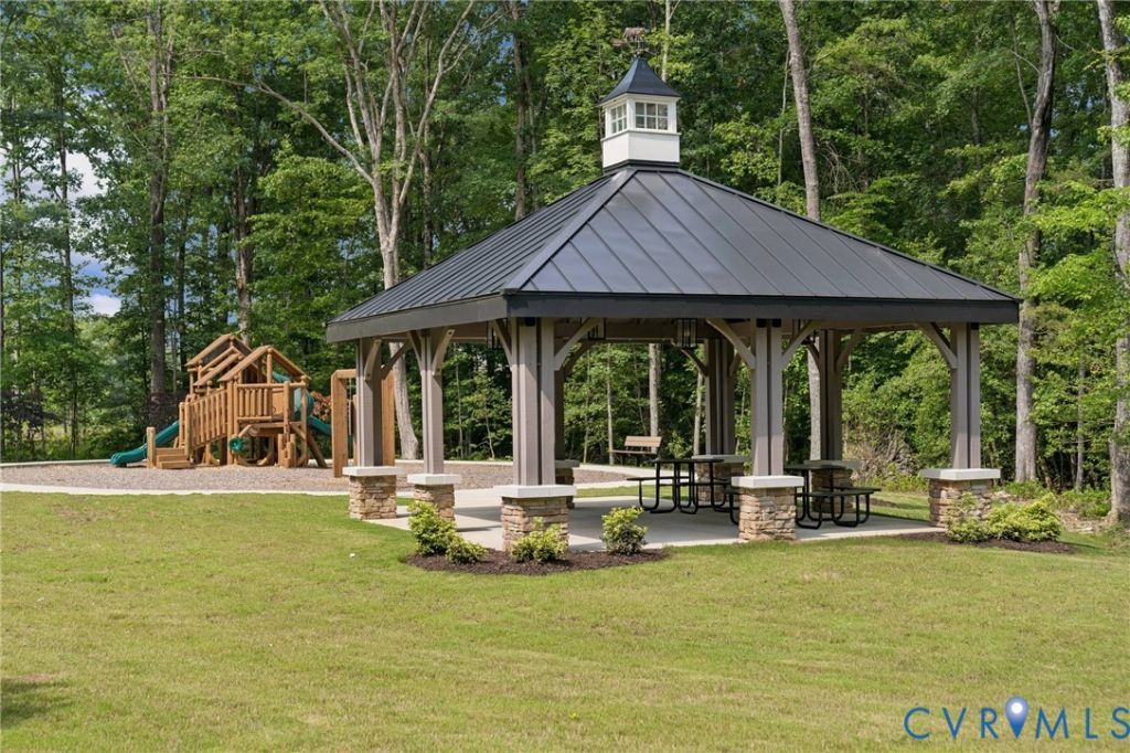 3924 Robins Ridge Drive Moseley, VA 23120