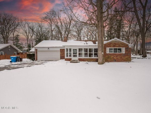 5143 Fairgreen Drive, Toledo, OH 43613
