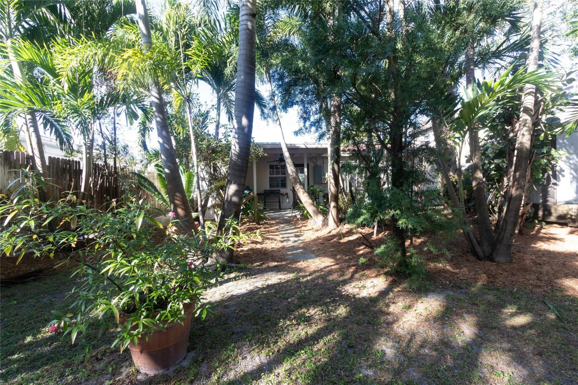 704 NE 14th Pl, Fort Lauderdale, FL 33304 Photo