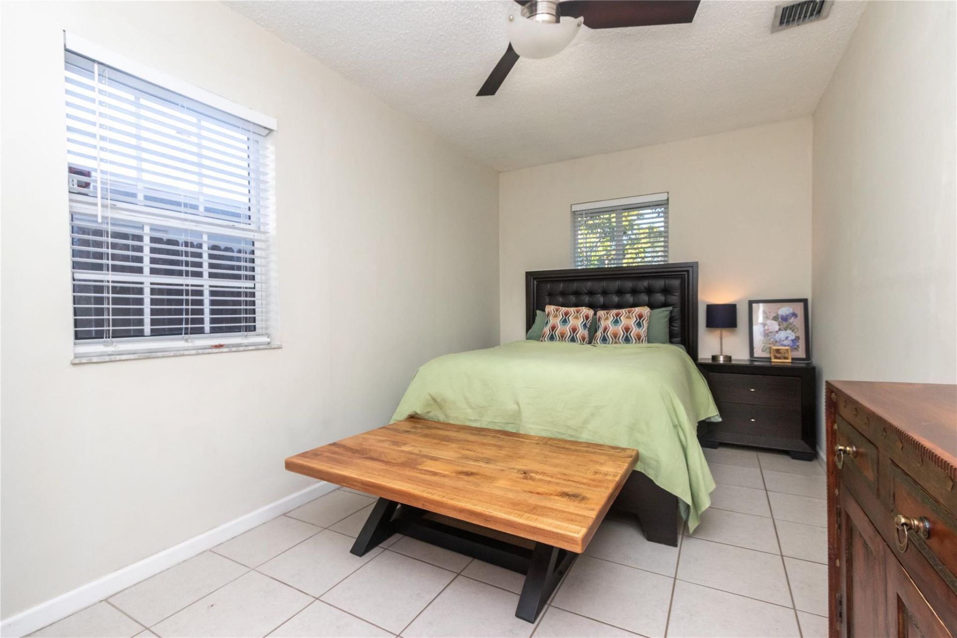 704 NE 14th Pl, Fort Lauderdale, FL 33304 Photo