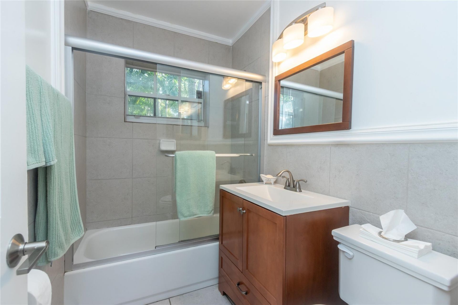 704 NE 14th Pl, Fort Lauderdale, FL 33304 Photo