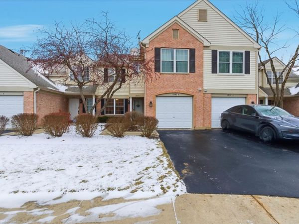 1947 Heron Avenue, Unit B, Schaumburg, IL 60193