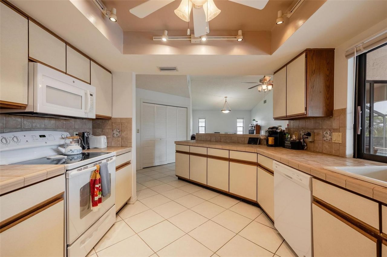 1719 W Bluewater Terrace, North Fort Myers, FL 33903 Photo