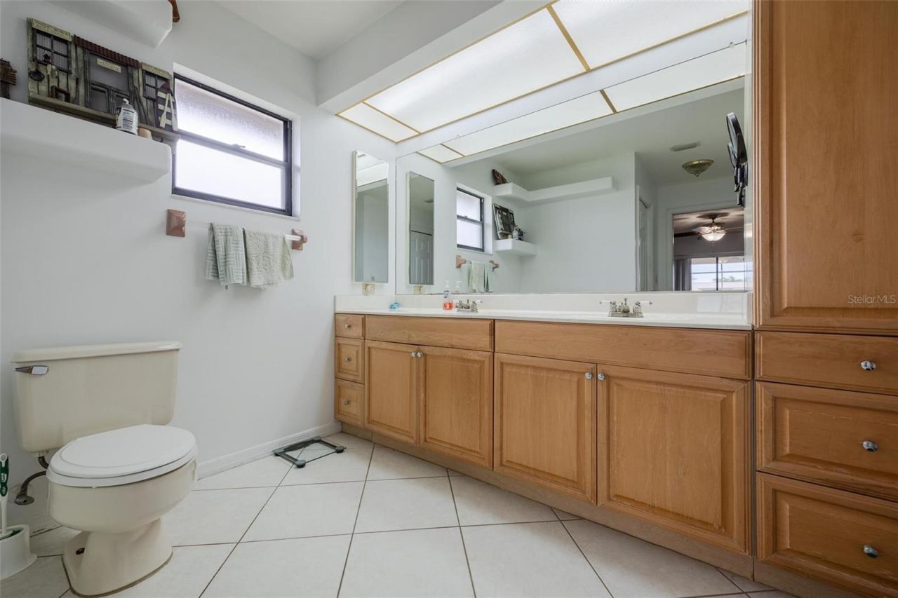 1719 W Bluewater Terrace, North Fort Myers, FL 33903 Photo
