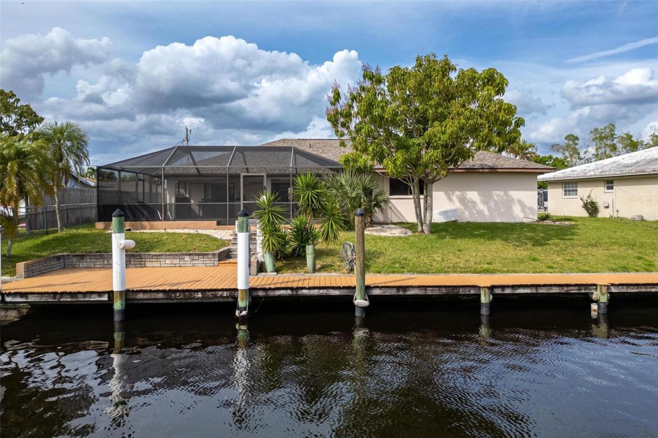 1719 W Bluewater Terrace, North Fort Myers, FL 33903 Photo