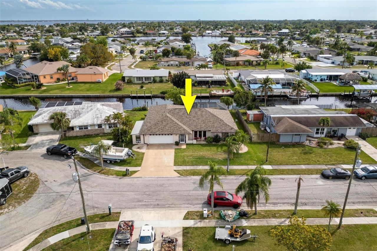 1719 W Bluewater Terrace, North Fort Myers, FL 33903 Photo