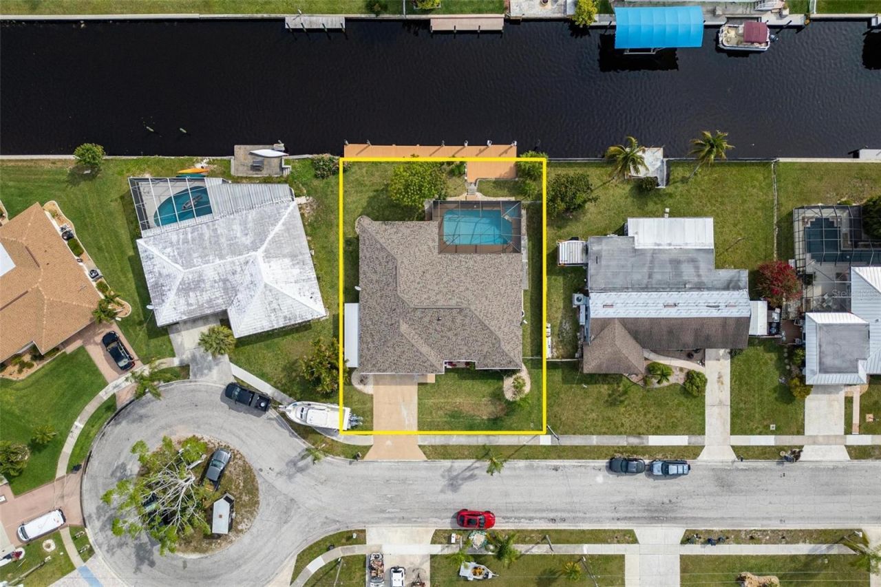 1719 W Bluewater Terrace, North Fort Myers, FL 33903 Photo