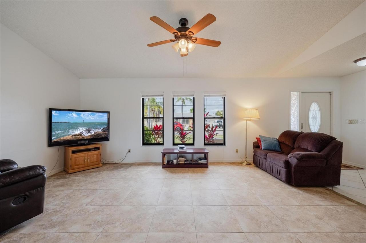 1719 W Bluewater Terrace, North Fort Myers, FL 33903 Photo