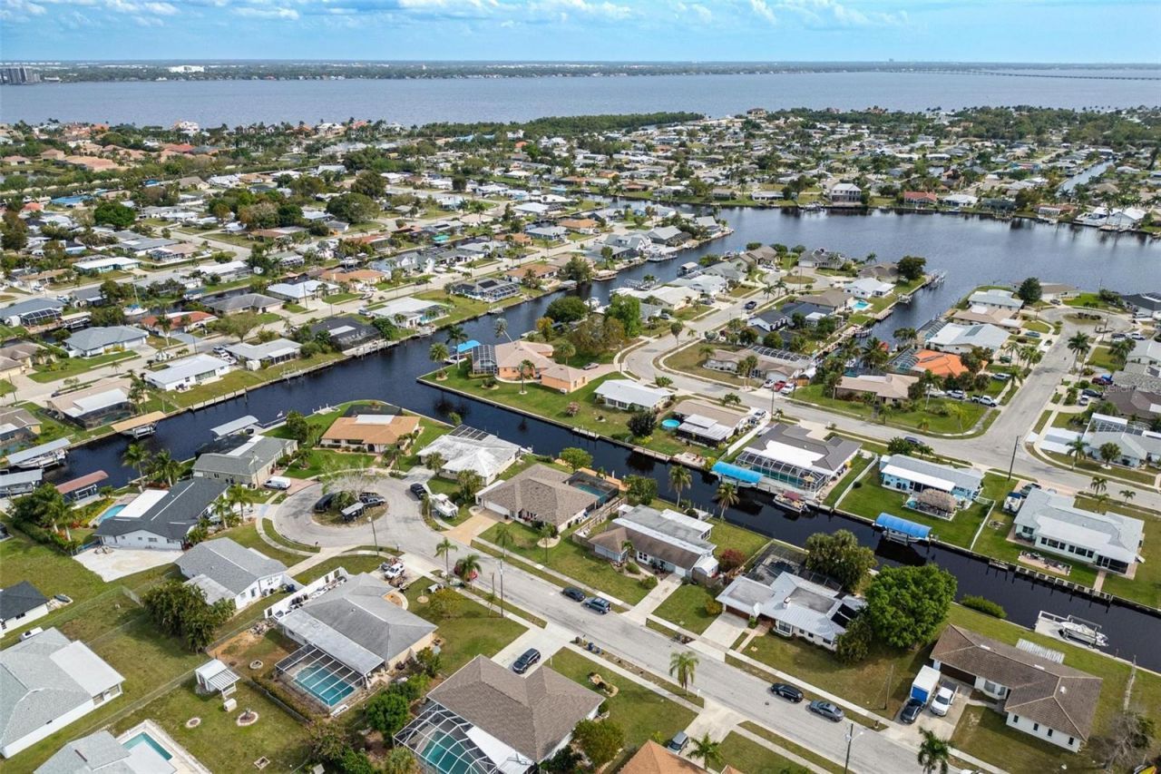 1719 W Bluewater Terrace, North Fort Myers, FL 33903 Photo