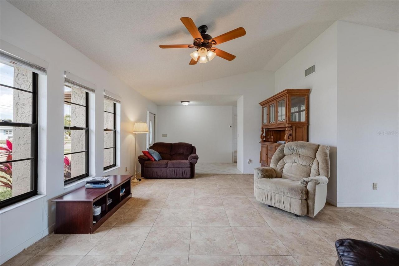 1719 W Bluewater Terrace, North Fort Myers, FL 33903 Photo