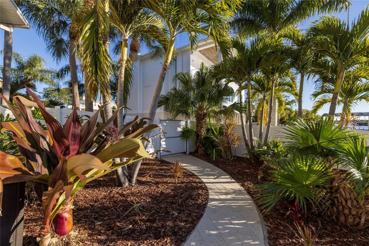 1745 Oyster Point Way, Palm Harbor, FL 34683 Photo