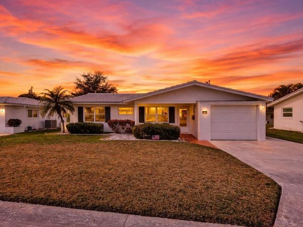 9208 142ND STREET, SEMINOLE, FL 33776