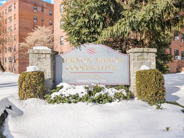 1 Fisher Dr., Unit 114, Fleetwood, NY 10552