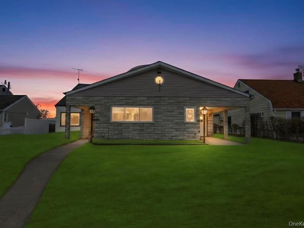 21 Clay Lane, Levittown, NY 11756