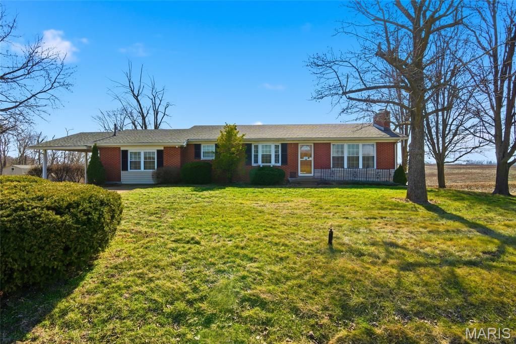 232 Gilmore Lake Road, Columbia, IL 62236 Main Photo