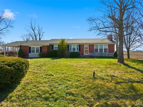 232 Gilmore Lake Road, Columbia, IL 62236