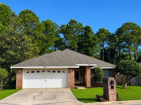 4966 Berkeley Forest Blvd, Gulf Breeze, FL 32563