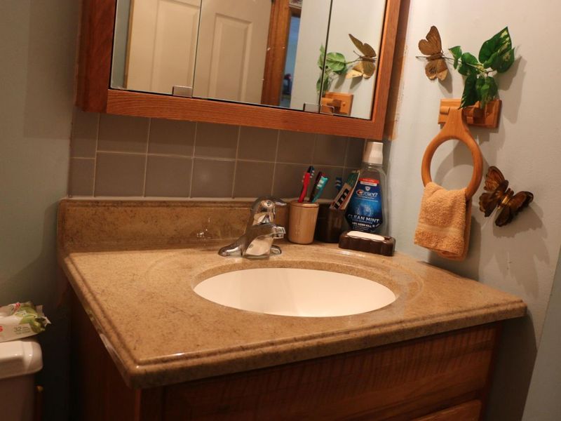 2251 Meridian Court, Columbus, OH 43232 Photo 14