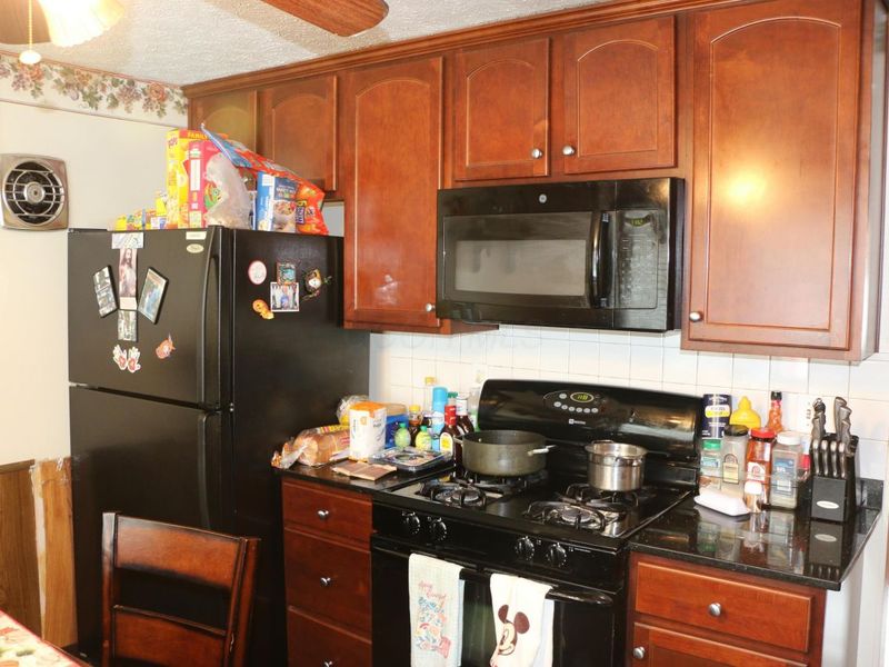 2251 Meridian Court, Columbus, OH 43232 Photo 2