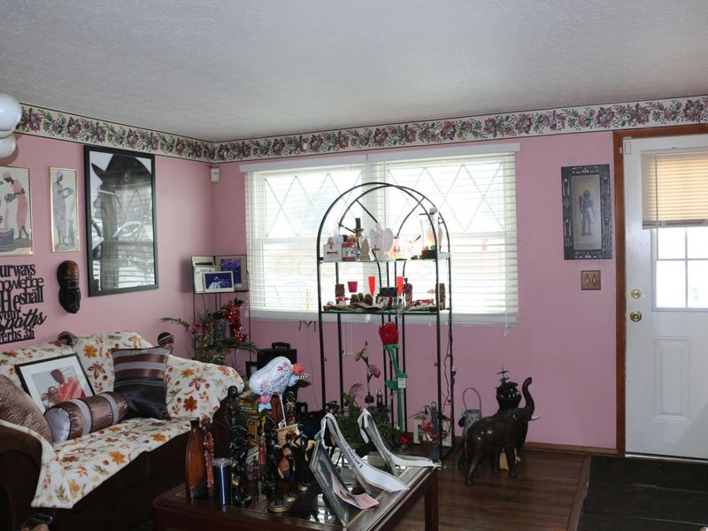 2251 Meridian Court, Columbus, OH 43232 Photo 5