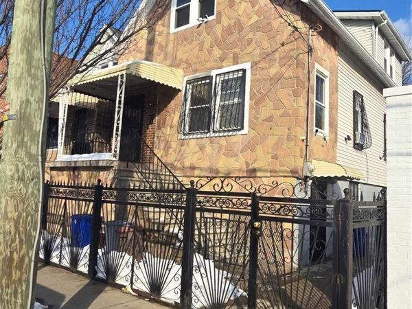 612 Saint Lawrence Avenue , Bronx, NY 10473