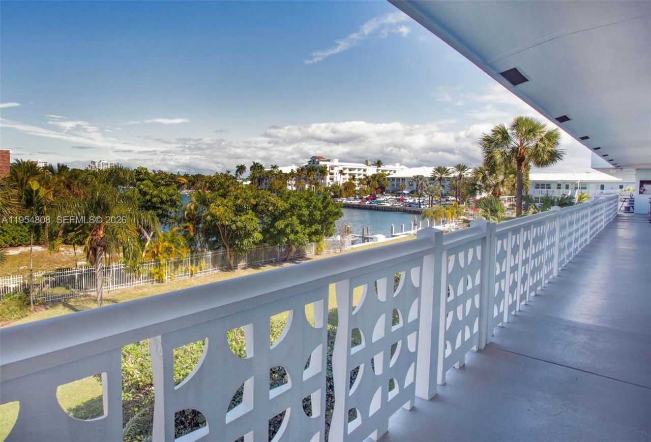 1850 S Ocean Dr, Unit 305, Fort Lauderdale, FL 33316 Photo