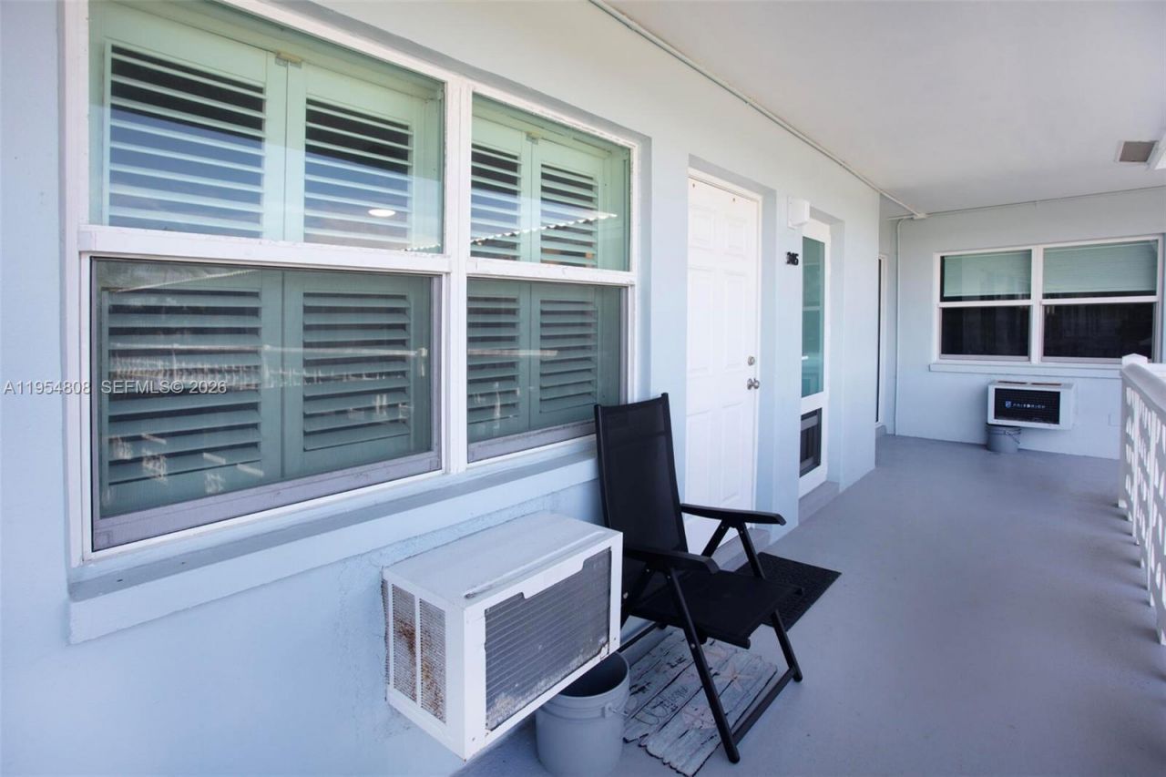 1850 S Ocean Dr, Unit 305, Fort Lauderdale, FL 33316 Photo