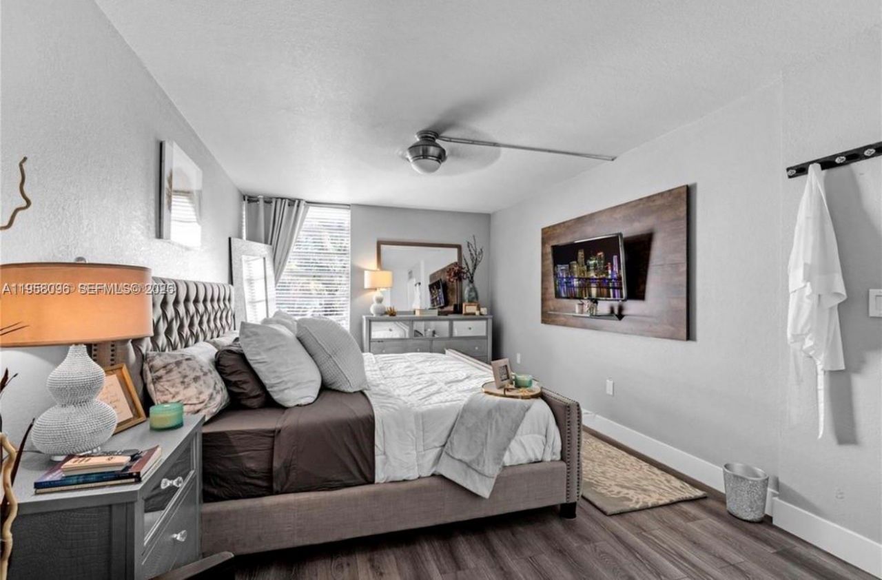 830 NW 87t Ave , Unit 303, Miami, FL 33172 Photo