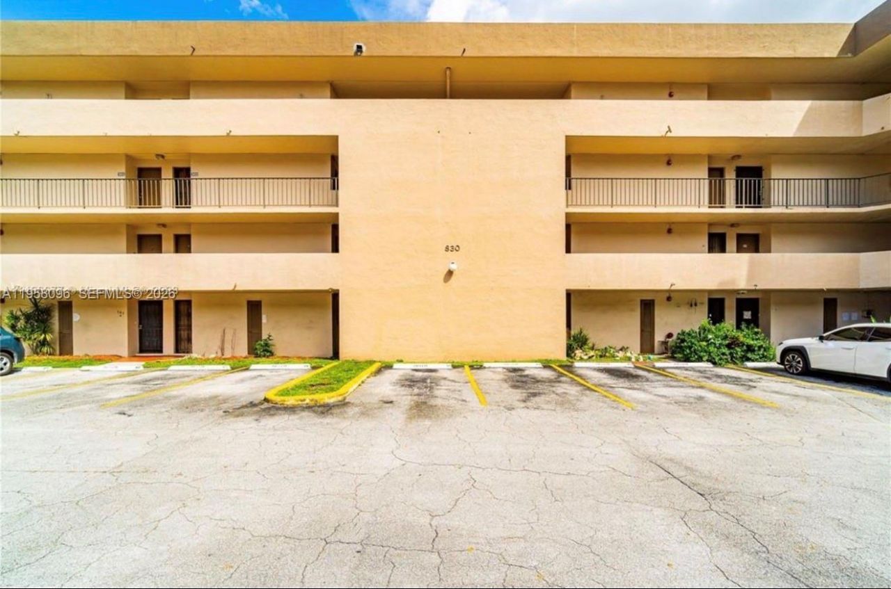 830 NW 87t Ave , Unit 303, Miami, FL 33172 Photo