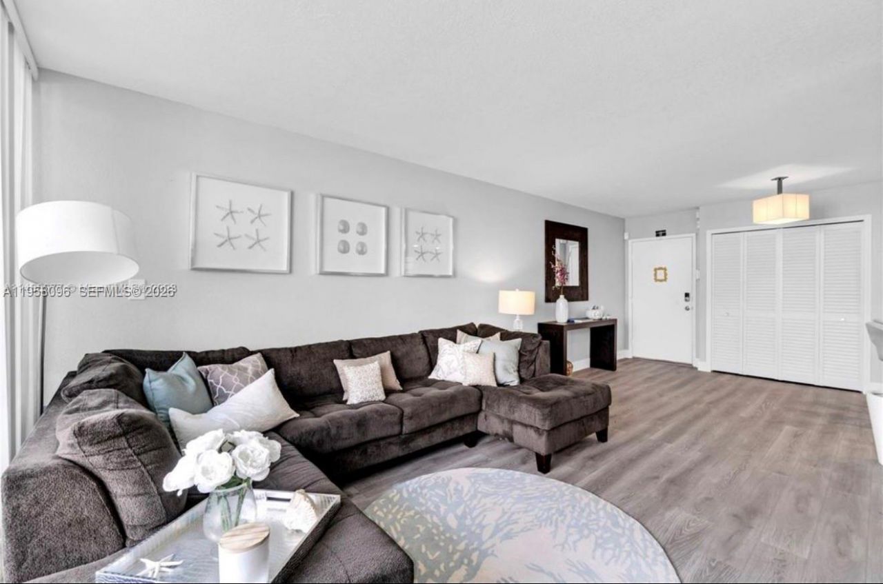 830 NW 87t Ave , Unit 303, Miami, FL 33172 Photo