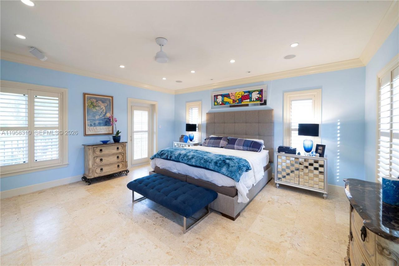 6465 Pinetree Drive Cir, Miami Beach, FL 33141 Photo