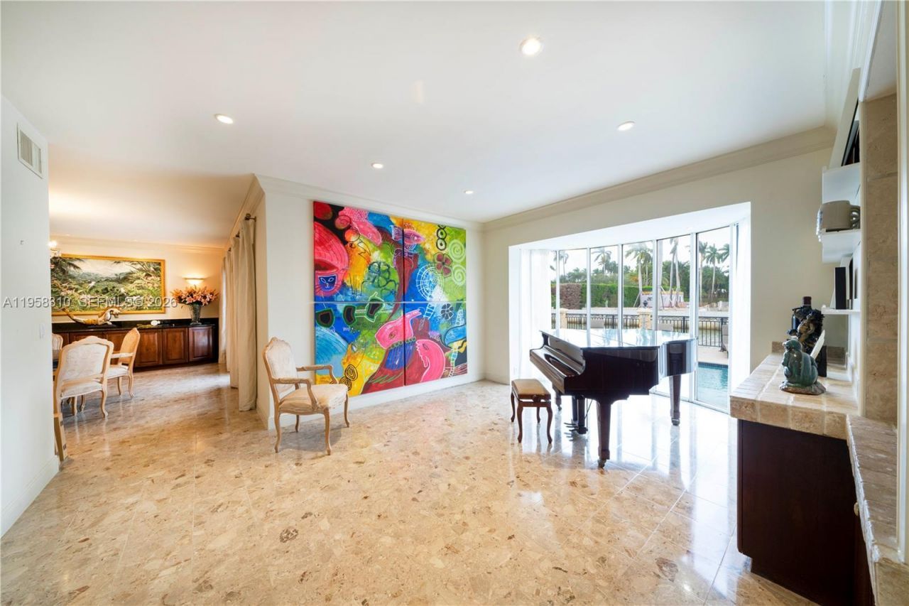 6465 Pinetree Drive Cir, Miami Beach, FL 33141 Photo