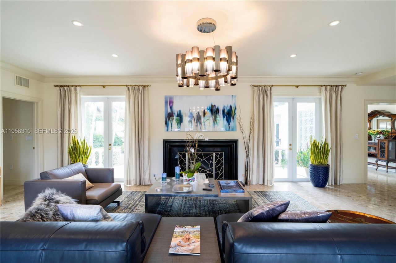 6465 Pinetree Drive Cir, Miami Beach, FL 33141 Photo