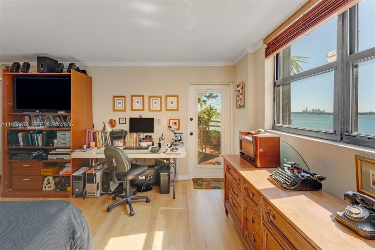 555 NE 30th St, Unit 201, Miami, FL 33137 Photo