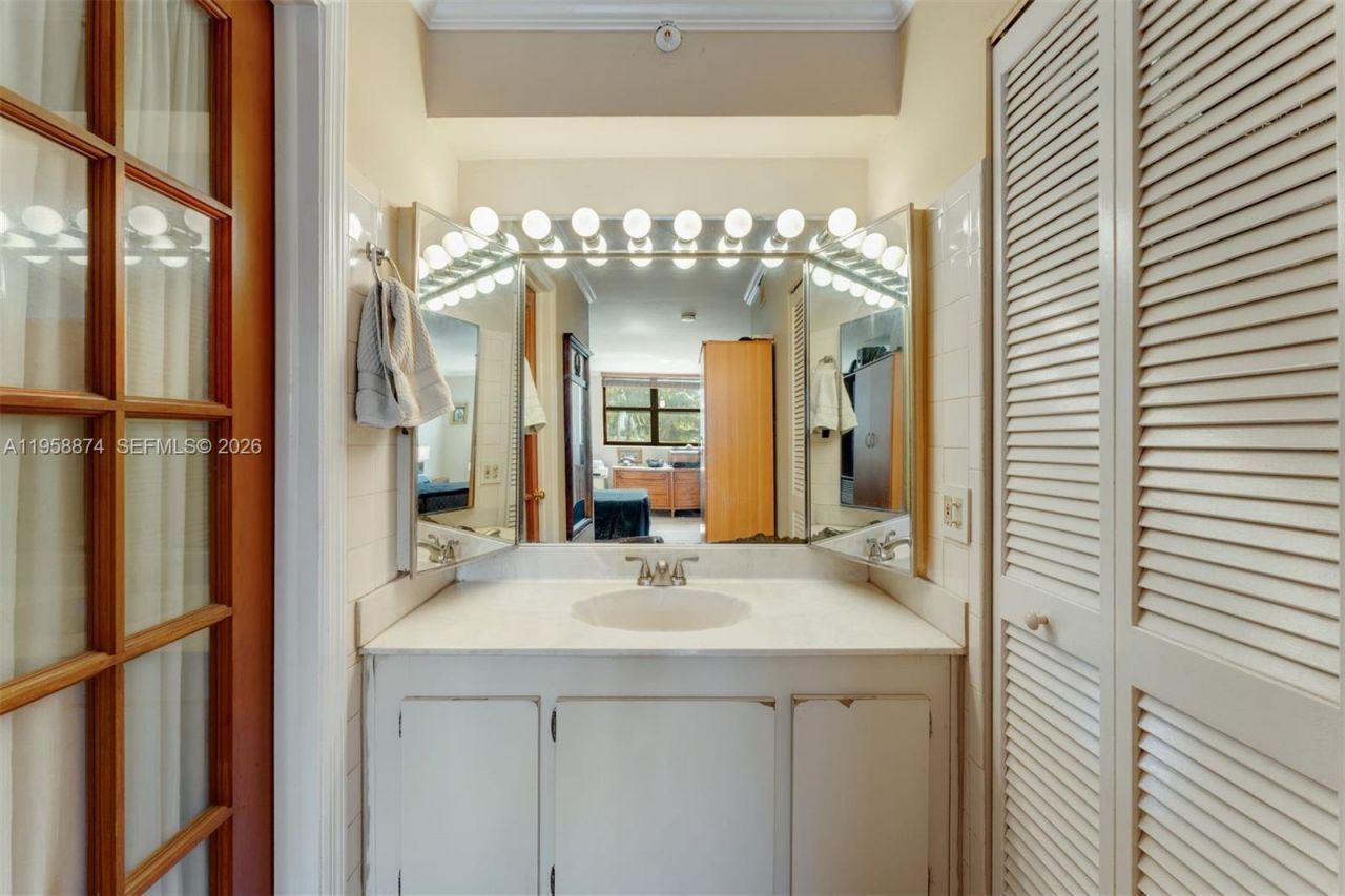 555 NE 30th St, Unit 201, Miami, FL 33137 Photo