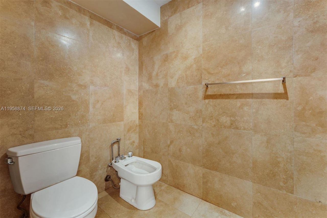 555 NE 30th St, Unit 201, Miami, FL 33137 Photo