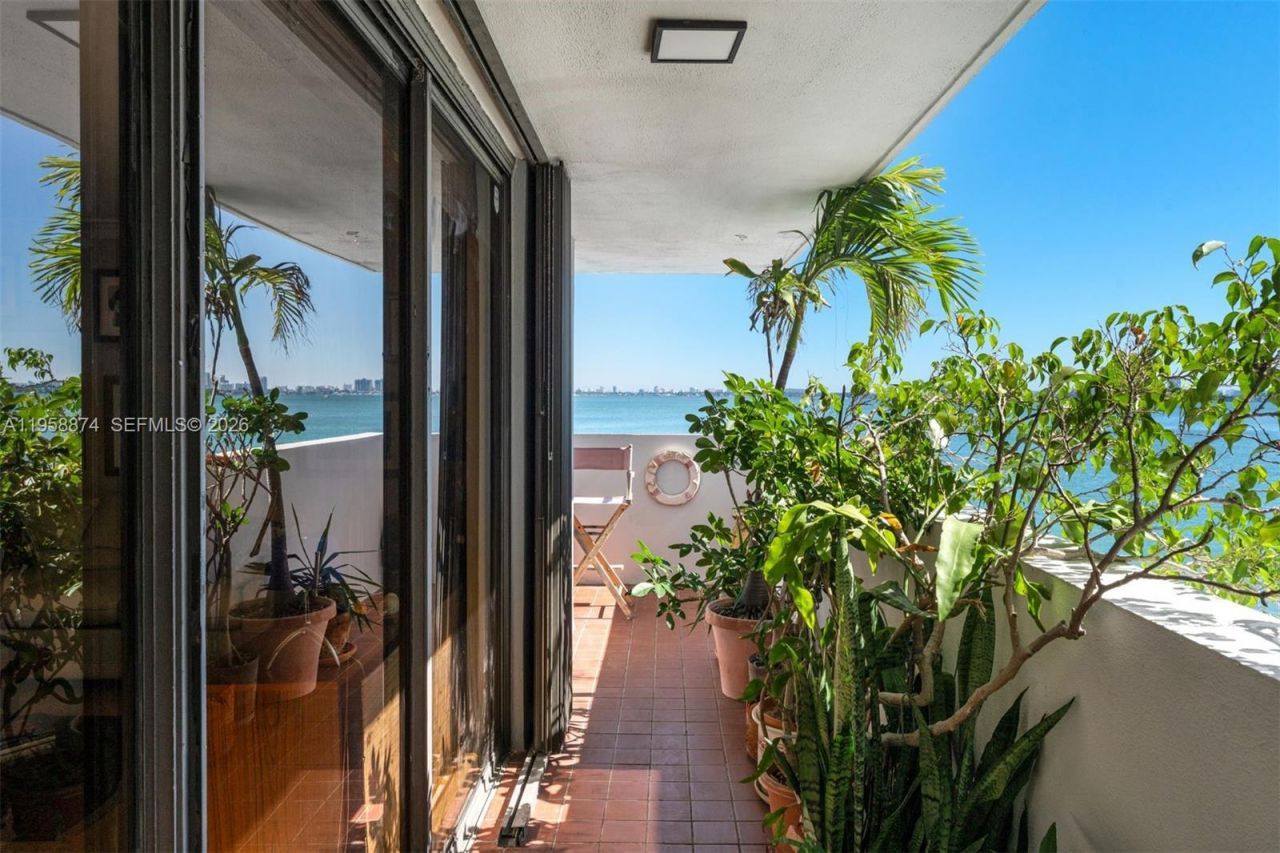 555 NE 30th St, Unit 201, Miami, FL 33137 Photo