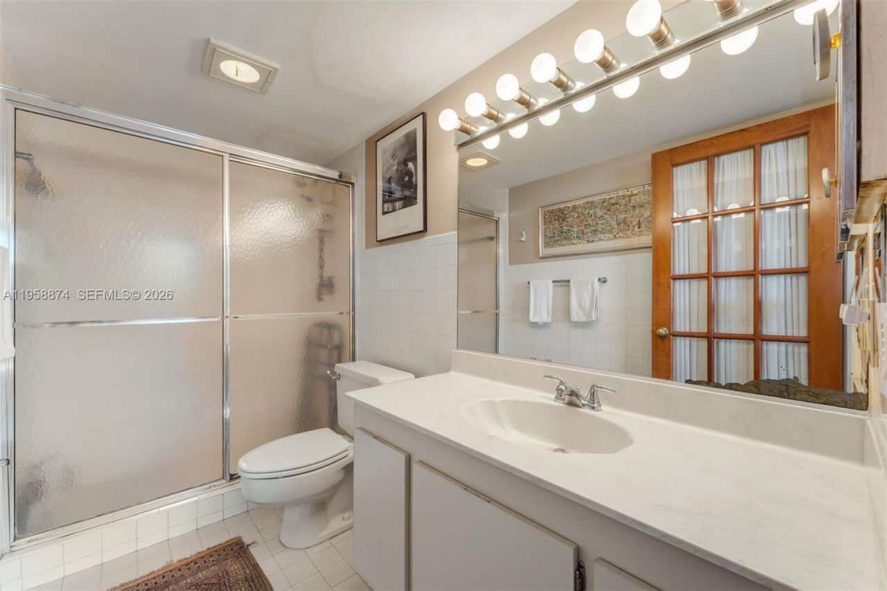 555 NE 30th St, Unit 201, Miami, FL 33137 Photo